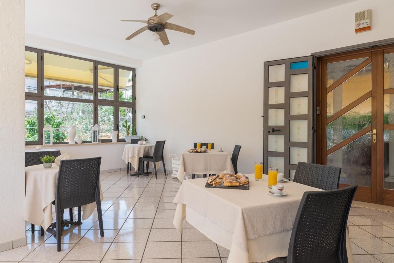 Piccolo Hotel Villa Rosa Ostuni Exteriör bild